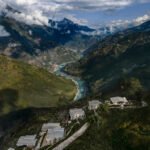 Where Tea Wakes the Mountains and Cities Breathe Again